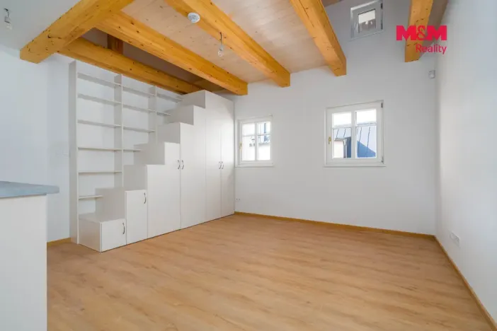 Pronájem bytu 1+kk, Mnichovo Hradiště - Hradec, 25 m2