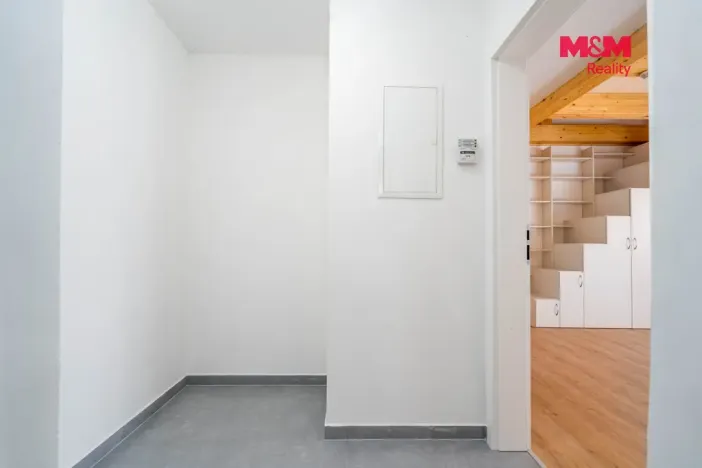 Pronájem bytu 1+kk, Mnichovo Hradiště - Hradec, 25 m2