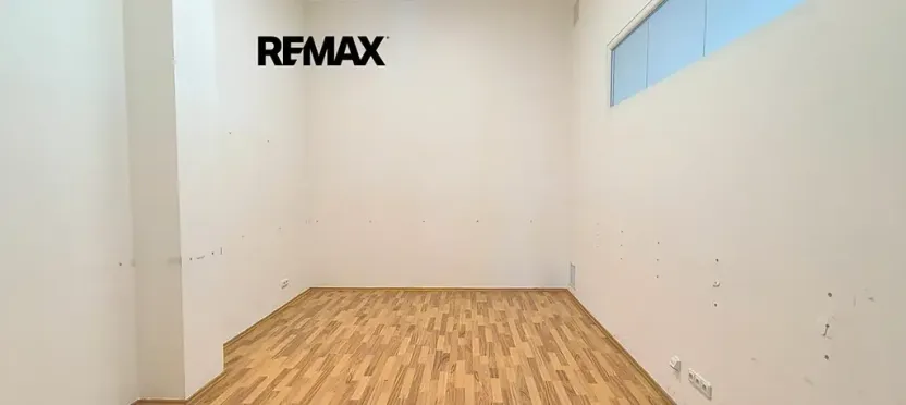 Pronájem kanceláře, Praha - Kobylisy, Horňátecká, 19 m2