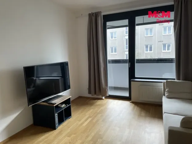 Pronájem bytu 1+1, Praha, Argentinská, 40 m2