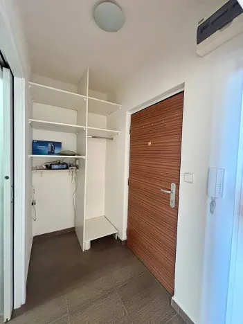 Pronájem bytu 1+kk, Slaný, Všehlušická, 27 m2