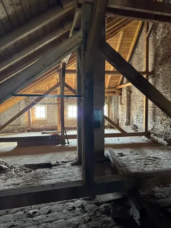 Dražba půdního prostoru, Jihlava, Kosmákova, 199 m2