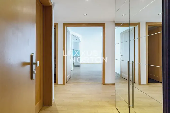 Pronájem bytu 4+kk, Praha - Nové Město, Senovážné náměstí, 130 m2