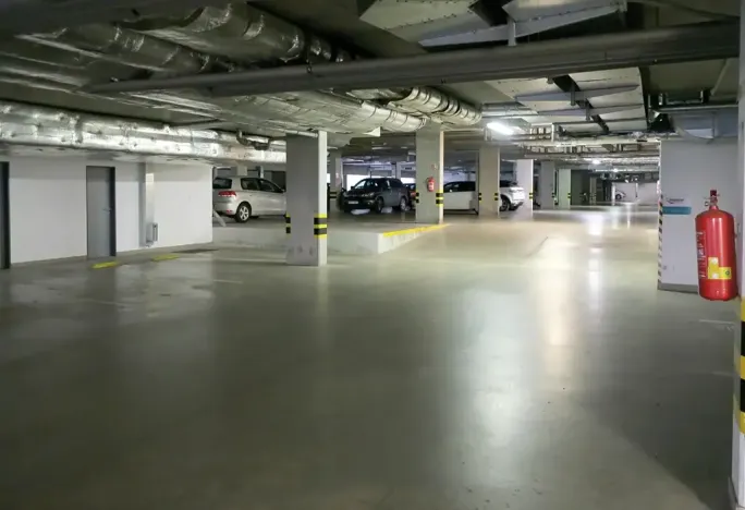 Pronájem garážového stání, Brno, Purkyňova, 12 m2