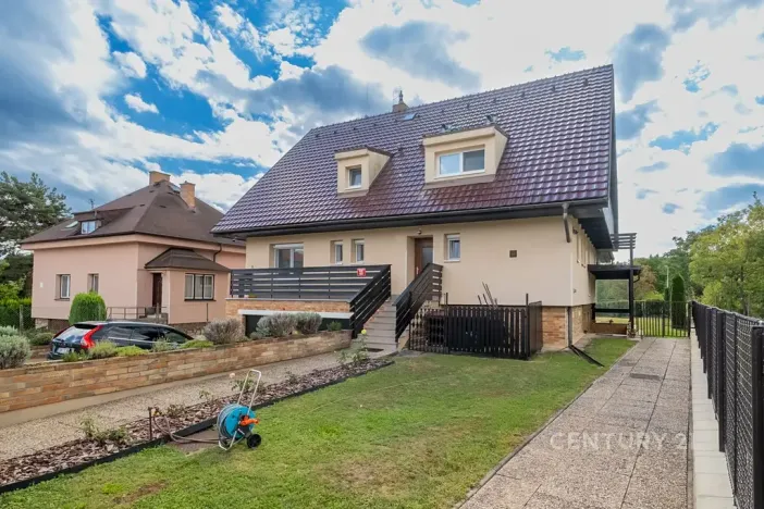 Pronájem bytu 4+1, Praha - Zbraslav, Pod urnovým hájem, 120 m2