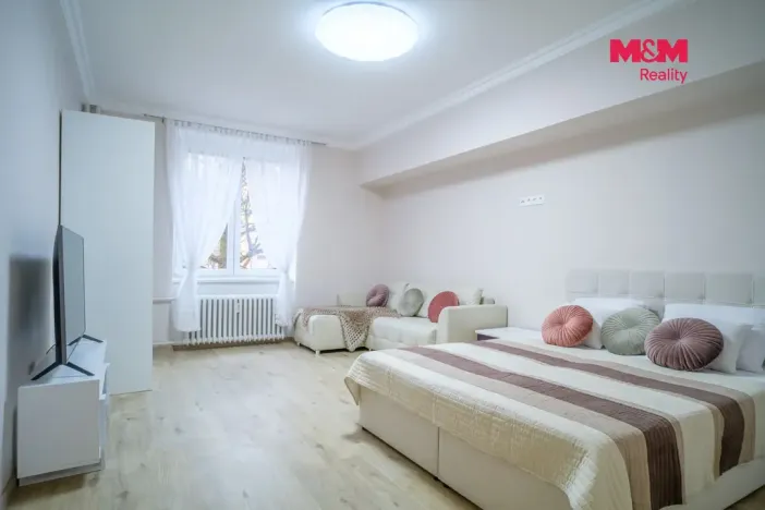 Pronájem bytu 1+1, Karlovy Vary, Jateční, 40 m2