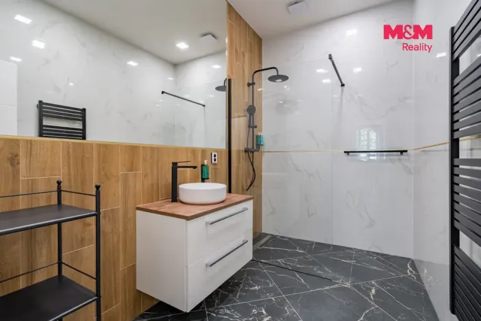 Prodej bytu 2+kk, Horní Planá, Náměstí, 50 m2