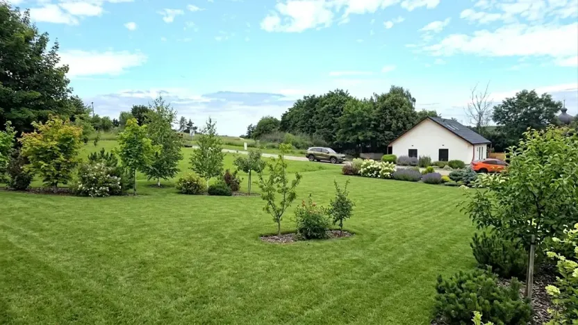 Prodej pozemku pro bydlení, Knovíz, U Kostela, 1312 m2