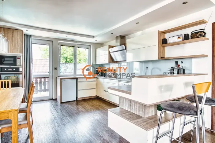 Prodej rodinného domu, Hovorany, 220 m2