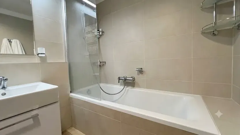 Pronájem bytu 3+kk, Praha - Holešovice, Komunardů, 75 m2