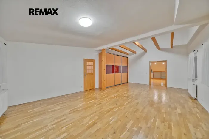 Pronájem bytu 2+kk, Poděbrady, Riegrovo náměstí, 99 m2