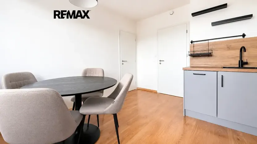 Pronájem bytu 2+1, Praha - Hloubětín, Kbelská, 54 m2