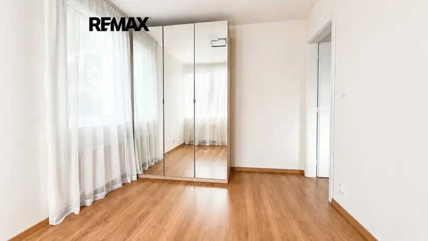 Pronájem bytu 2+1, Praha - Hloubětín, Kbelská, 54 m2