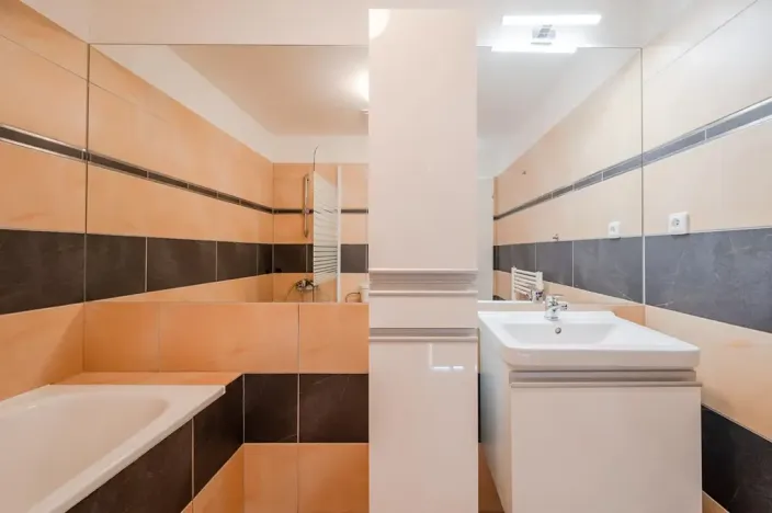 Prodej bytu 2+kk, Praha - Vysočany, Skloněná, 74 m2