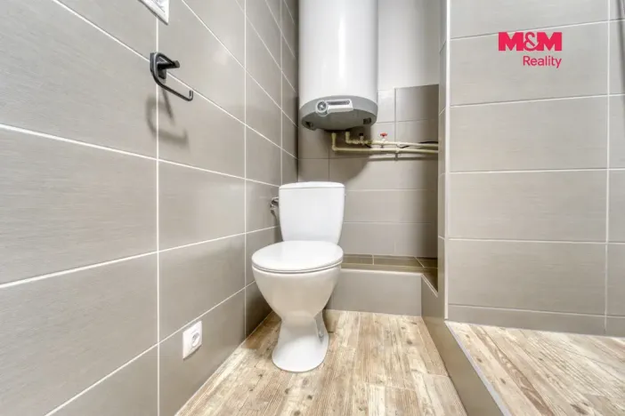 Prodej bytu 4+1, Lesná, 64 m2