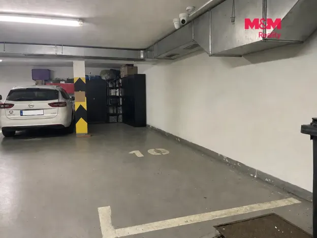 Prodej garážového stání, Praha - Košíře, Tůmova, 11 m2