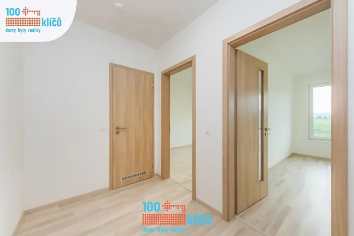 Pronájem bytu 2+kk, Praha - Lipence, Černošická, 48 m2
