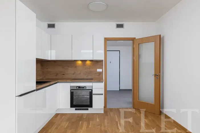 Pronájem bytu 1+kk, Praha - Vysočany, Smržových, 31 m2