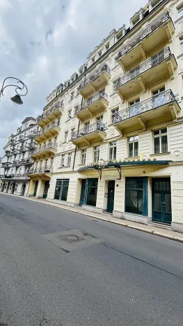 Pronájem obchodního prostoru, Karlovy Vary, Mariánskolázeňská, 52 m2