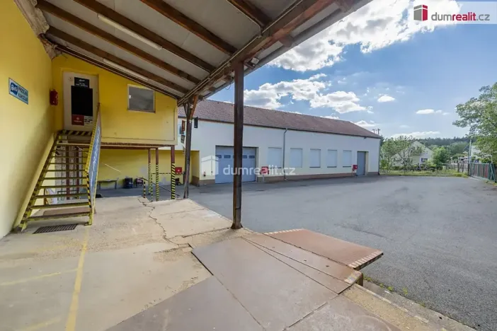 Pronájem výrobních prostor, Doksy, Václ. Plecitého, 4300 m2