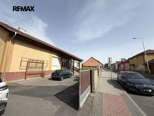 Pronájem skladu, Kladno, Doberská, 327 m2