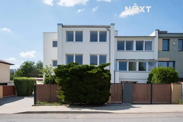 Prodej bytu 1+kk, Praha - Kyje, Vajgarská, 17 m2