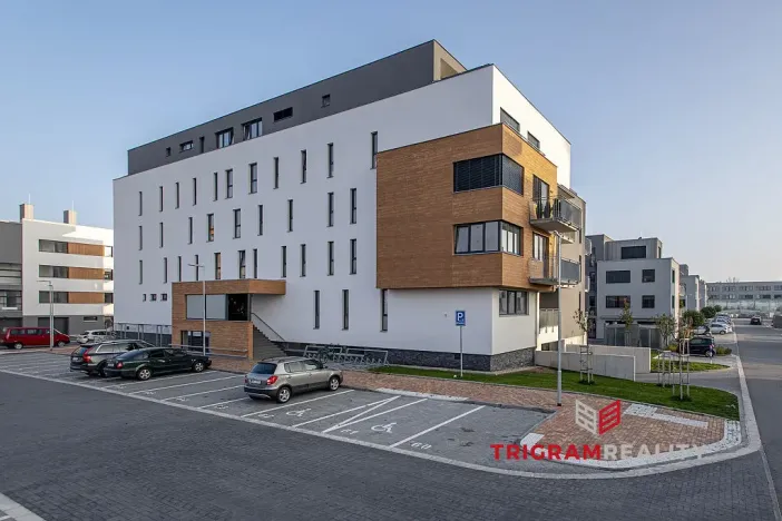 Pronájem bytu 2+kk, Hradec Králové - Nový Hradec Králové, Antonína Petrofa, 45 m2