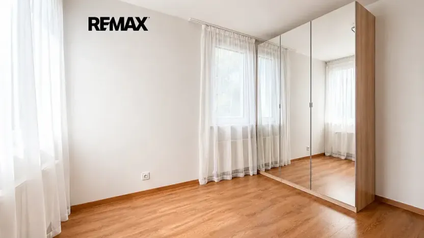 Pronájem bytu 2+kk, Praha - Hloubětín, Kbelská, 54 m2