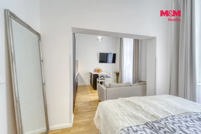 Prodej bytu 1+kk, Praha - Vinohrady, Římská, 35 m2