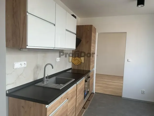 Pronájem bytu 3+1, Valašské Meziříčí, Tolstého, 73 m2