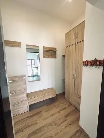 Prodej bytu 2+1, Karlovy Vary, Jaltská, 51 m2