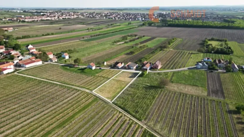 Prodej komerčního pozemku, Velké Bílovice, Svárov, 1724 m2