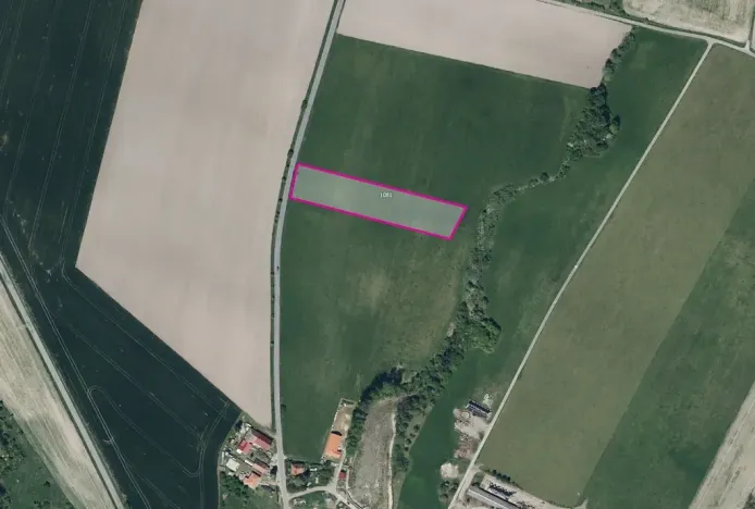 Prodej pole, Uhersko, 11302 m2
