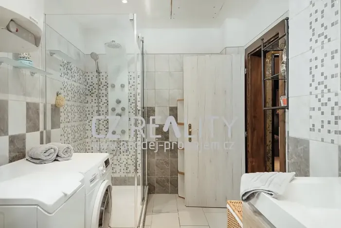 Prodej vícegeneračního domu, Pečky, 280 m2