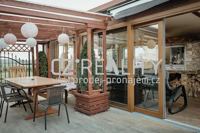 Prodej vícegeneračního domu, Pečky, 280 m2