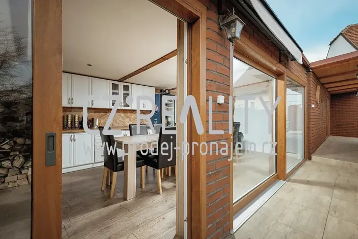 Prodej vícegeneračního domu, Pečky, 280 m2