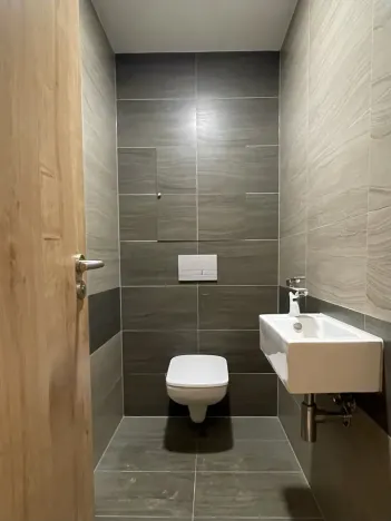 Pronájem bytu 2+kk, Karlovy Vary - Drahovice, Mattoniho nábřeží, 54 m2