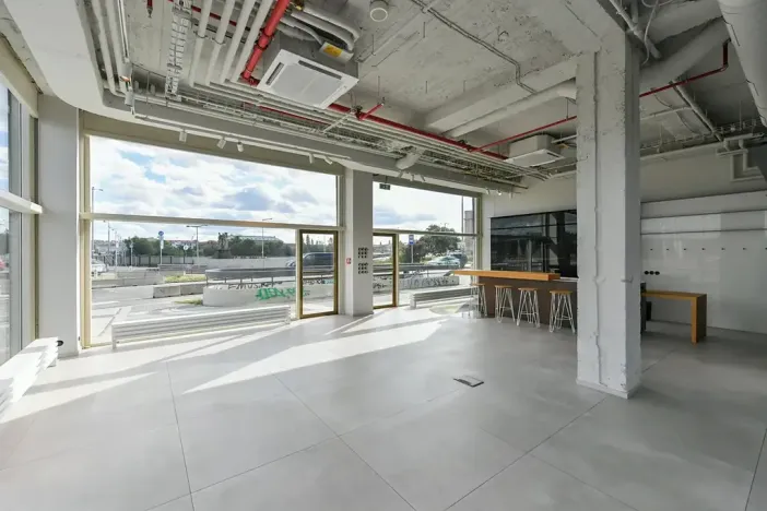 Pronájem obchodního prostoru, Praha - Holešovice, Bubenská, 242 m2