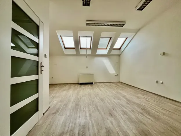 Pronájem kanceláře, Praha, 75 m2