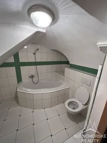 Pronájem bytu 1+kk, Kutná Hora, Komenského náměstí, 27 m2