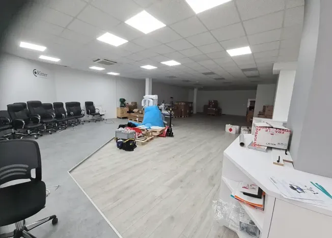 Pronájem skladu, Praha - Libeň, Kundratka, 288 m2