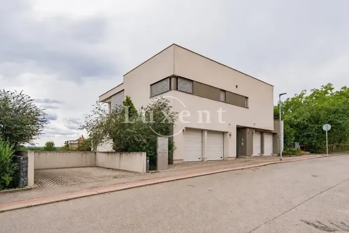 Prodej bytu 3+kk, Praha - Hlubočepy, Výhledová, 74 m2