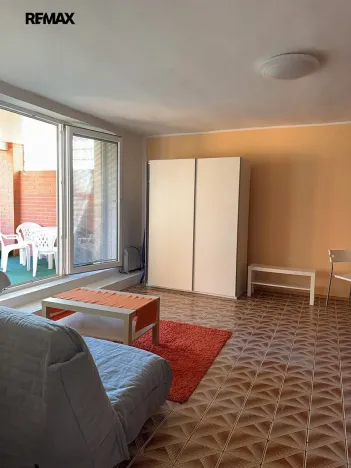 Pronájem bytu 1+kk, Praha - Újezd nad Lesy, Borovská, 35 m2