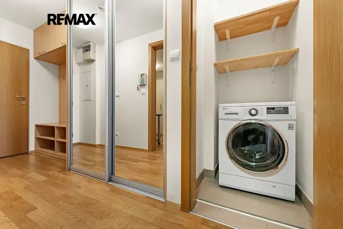 Pronájem bytu 2+kk, Praha - Žižkov, Malešická, 73 m2