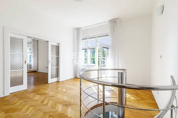 Prodej bytu 6+kk a větší, Praha - Střešovice, Cukrovarnická, 228 m2