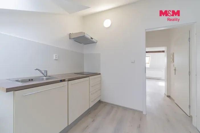 Pronájem bytu 1+kk, Cheb, Havlíčkova, 50 m2