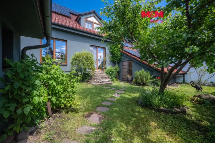 Prodej rodinného domu, Hovorany, 262 m2