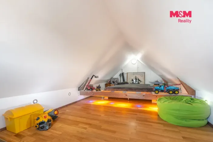 Prodej rodinného domu, Hovorany, 262 m2