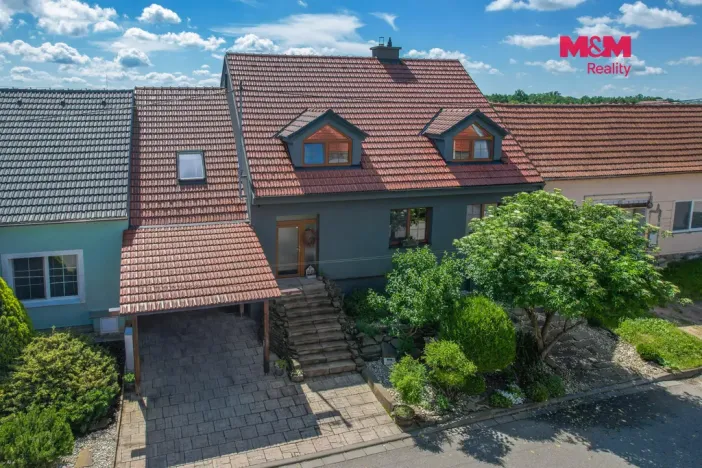 Prodej rodinného domu, Hovorany, 262 m2