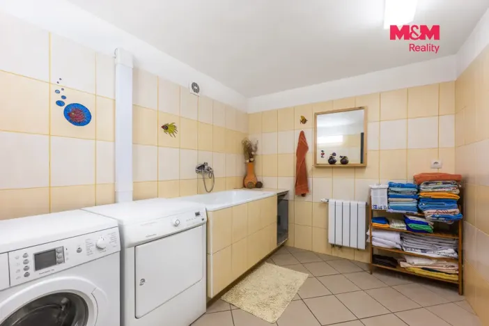 Prodej rodinného domu, Hovorany, 262 m2